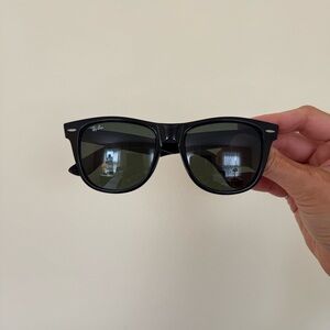 Men’s Rayban Wayfarers